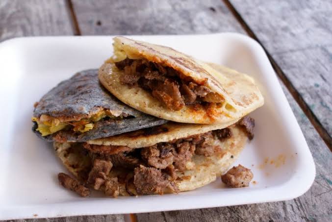 Gorditas de carnitas