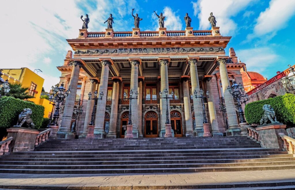 Teatro juarez - principales lugares turisticos de mexico