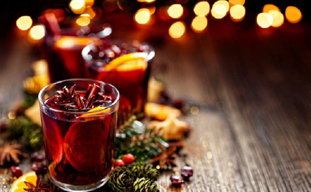 Ponche de frutas y vino