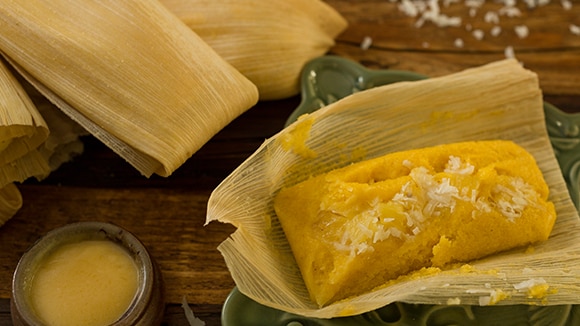 Tamal de piña de coco