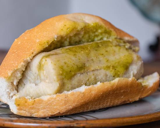 Guajolota de tamal verde