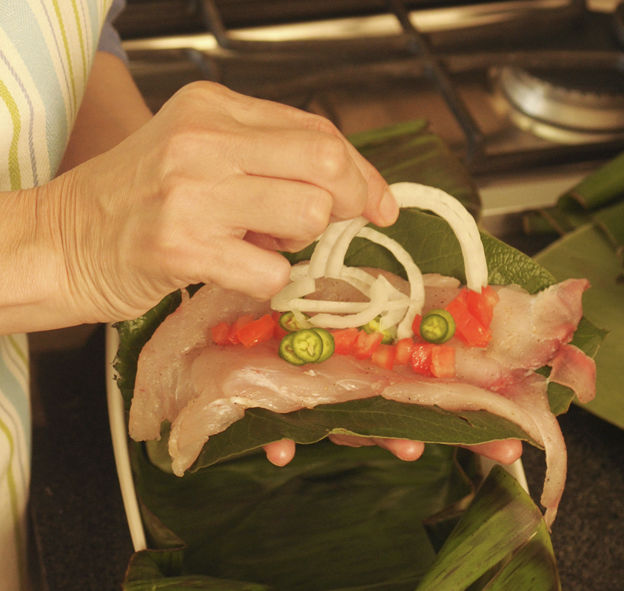 Tamal de pescado con hierva santa