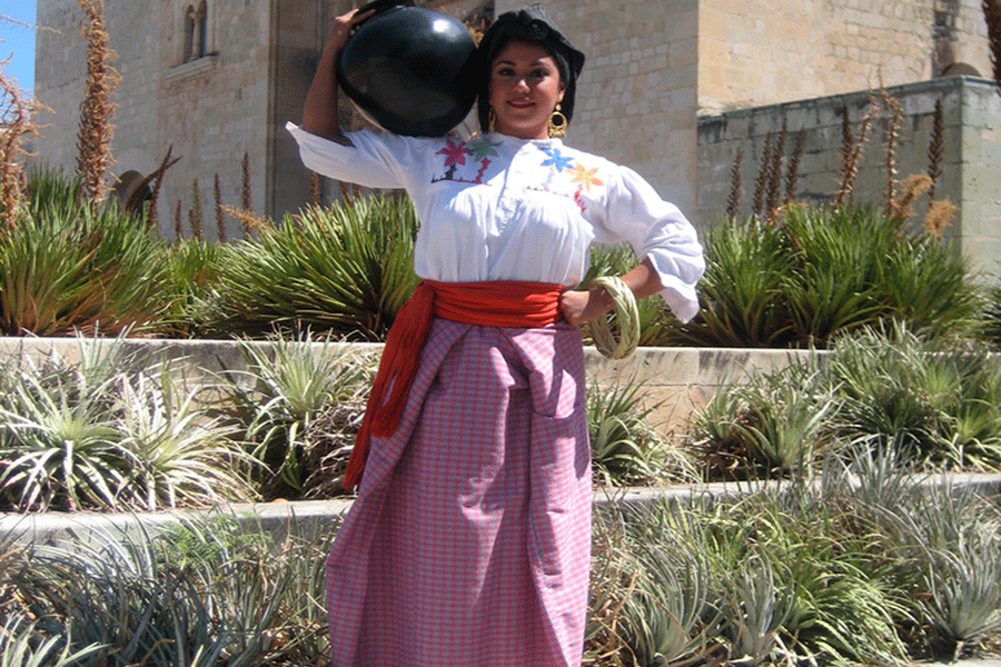 Traje de Coyotepec vestimenta de oaxaca