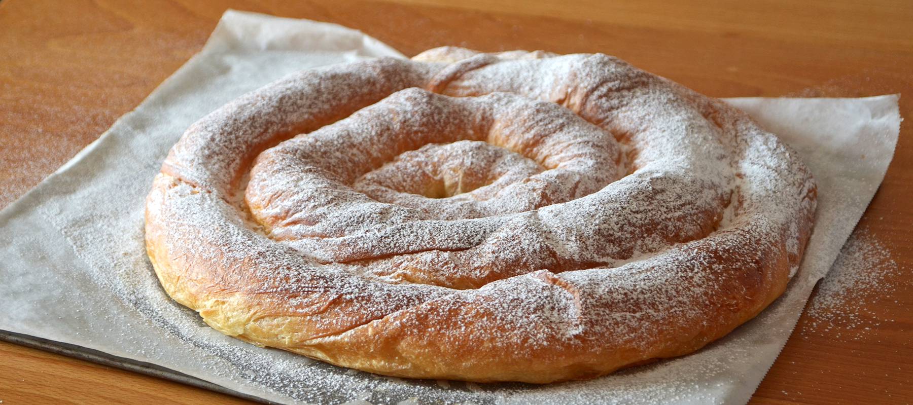Ensaimada tipico postre español