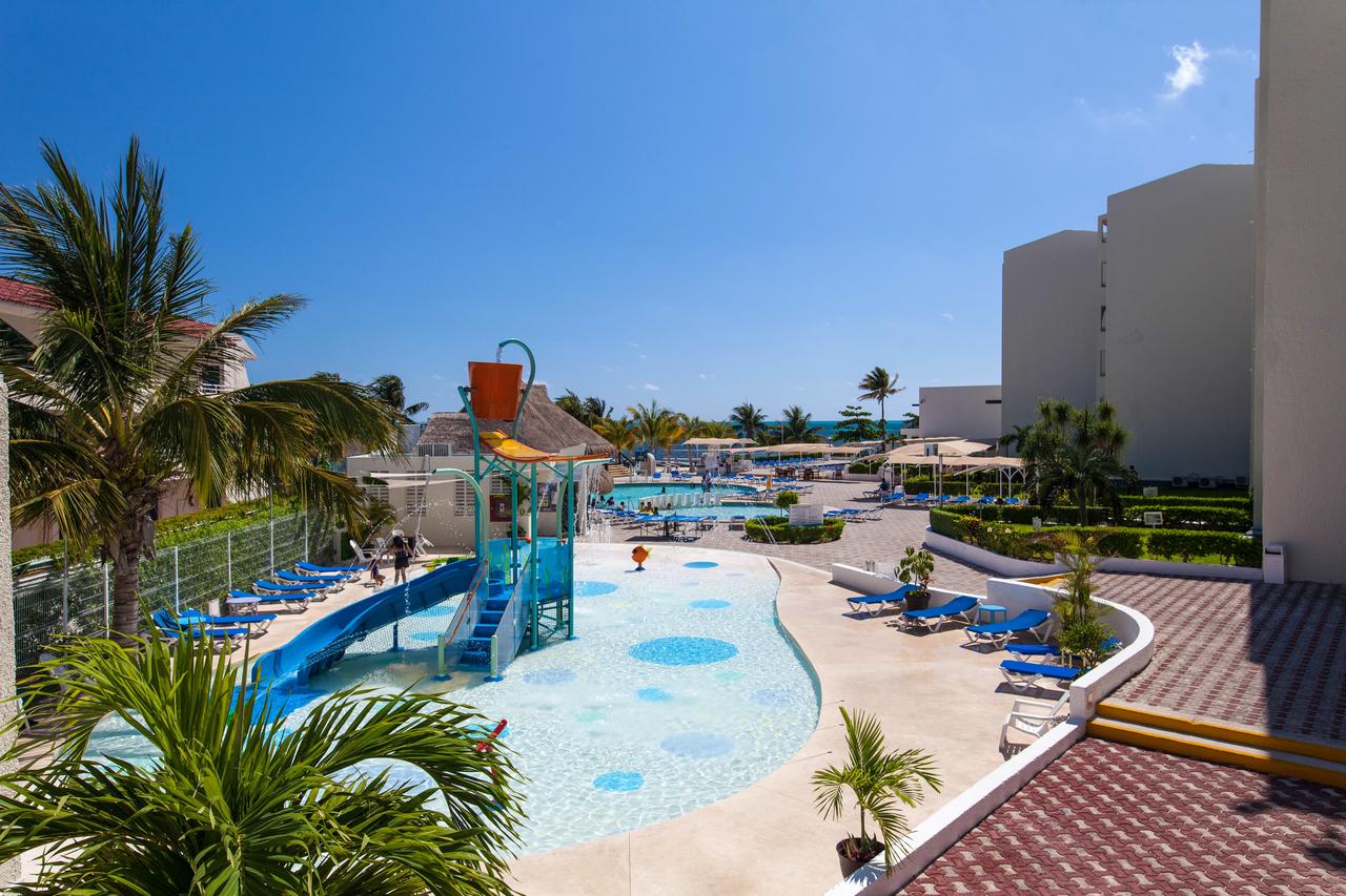 Hotel Aquamarina Cancún Beach day pass
