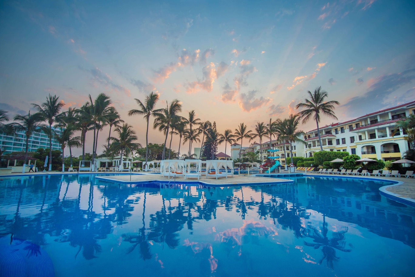 Hotel Melia Puerto Vallarta Day Pass