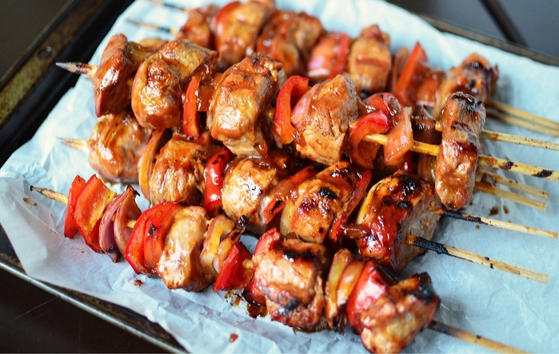 Brochetas de pato con regaliz gastronomia de tijuana