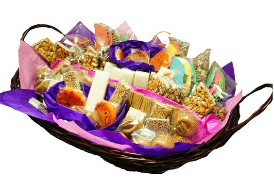 Canasta navideña artesanal