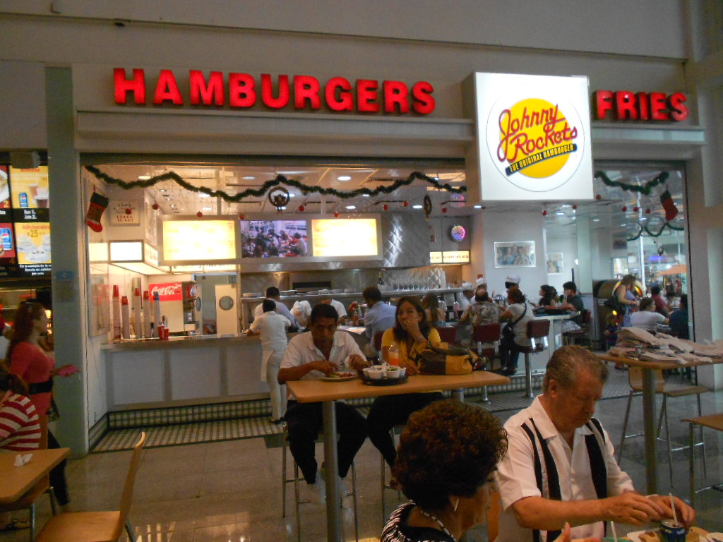 plaza las americas lugar para comer en cancun