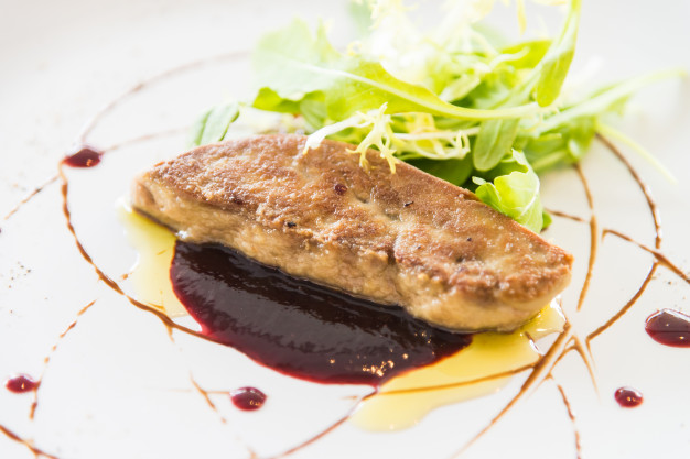 Foie a la plancha con puré de manzana