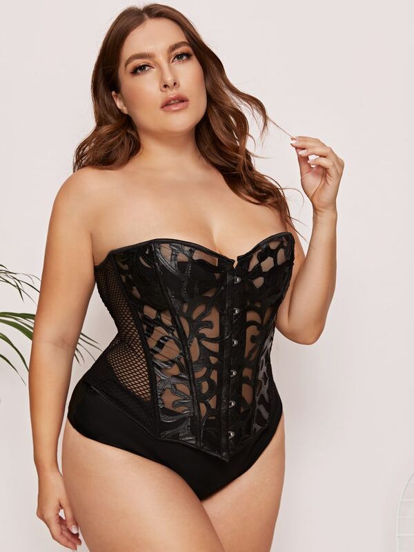 lencería negra curvy
