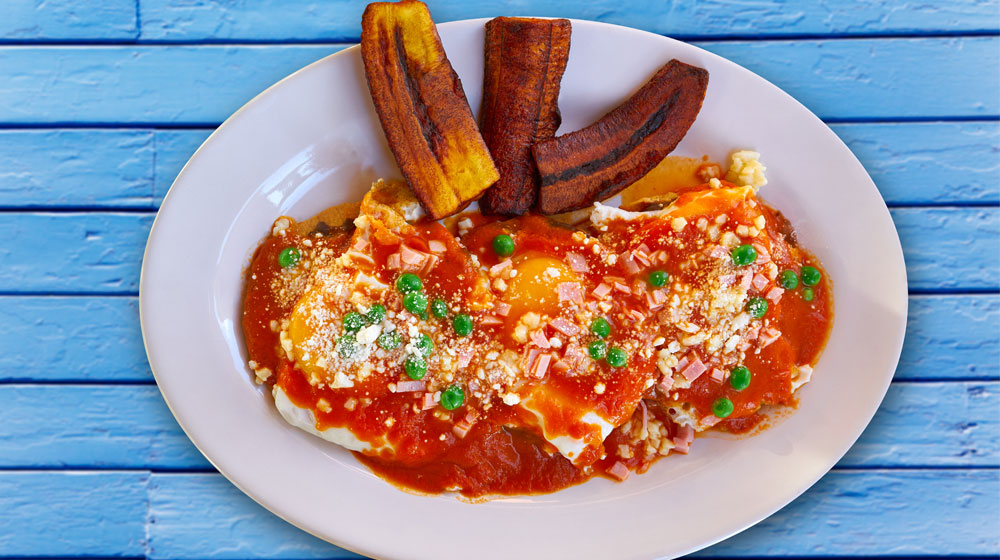 Huevos Motuleños comida de yucatan