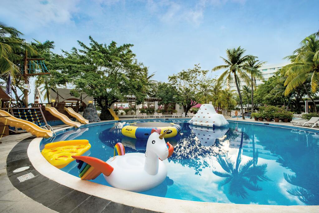 Oasis Palm hotel familiar economico cancun