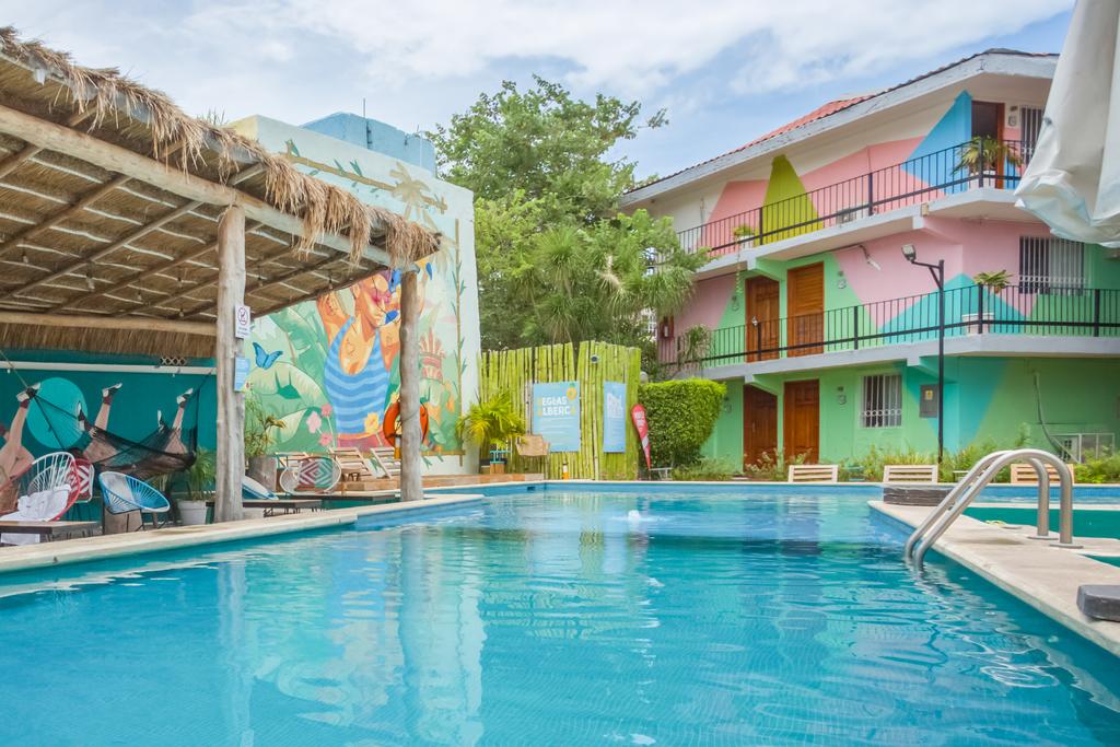 Selina Cancun hotel barato