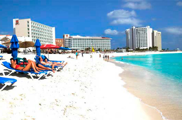 Playa gaviotas Cancún