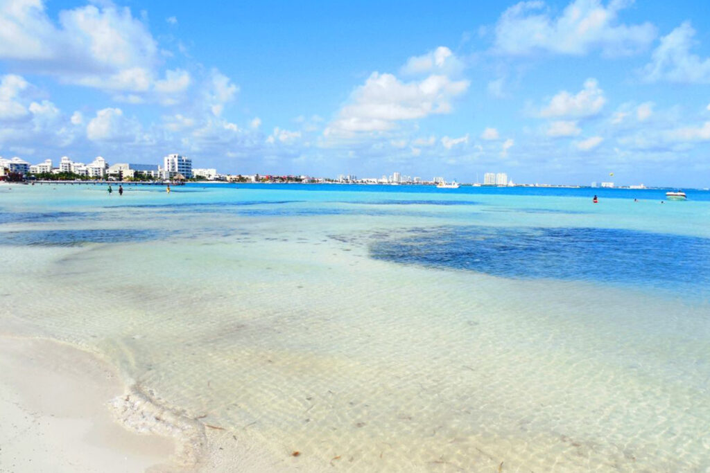 playa langostas playas de cancun