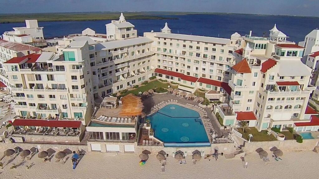 BSEA Cancun Plaza Hotel 4 estrellas