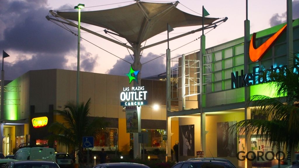 plazas outlet en cancun
