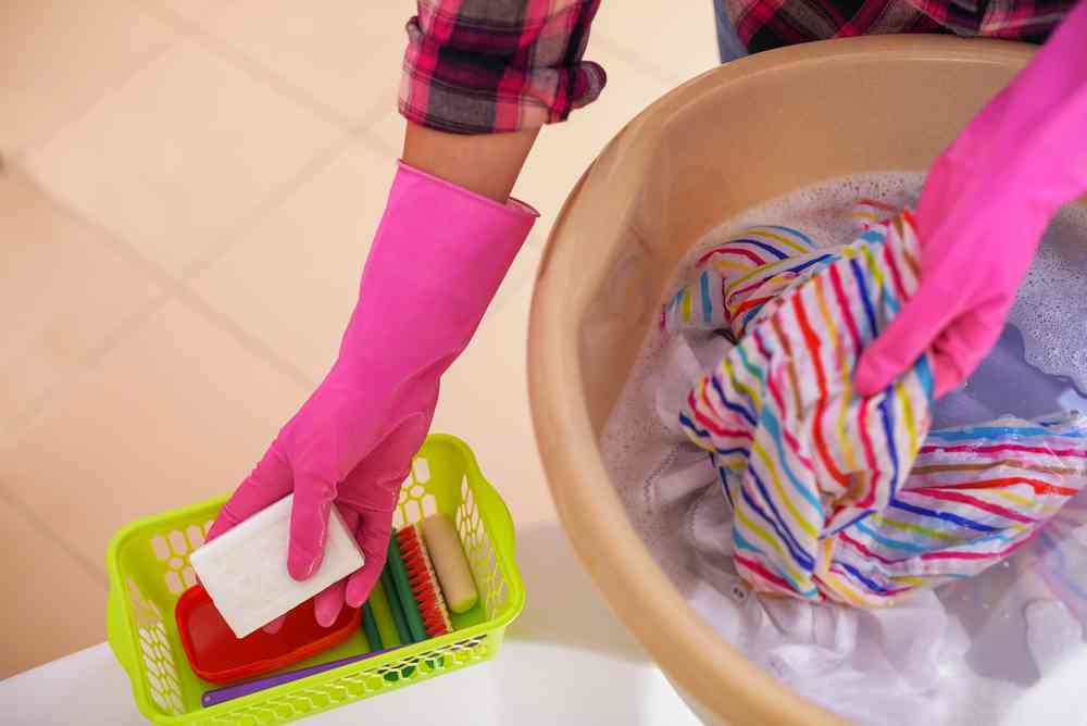 Como quitar el olor a humedad de la ropa