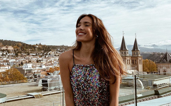 Vestido de lentejuelas navideña