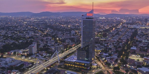 Riu Plaza hoteles que aceptan mascotas Guadalajara
