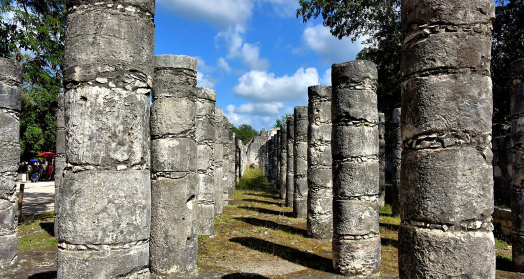 Grupo de las Mil Columnas - chichen itza mexico