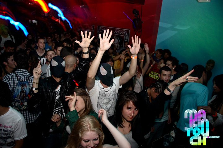 Betty House vida nocturna medelling