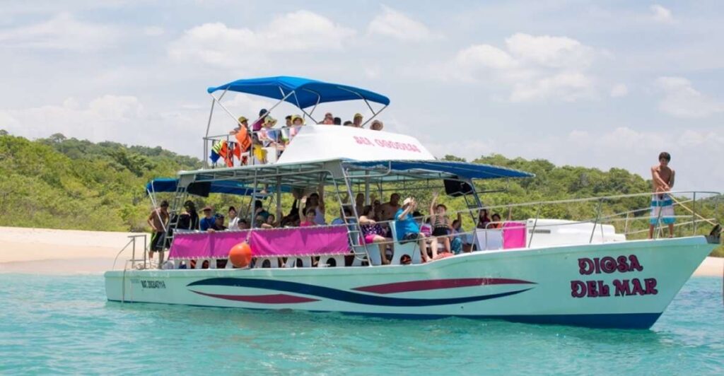  Crucero guiado por las bahías de Huatulco