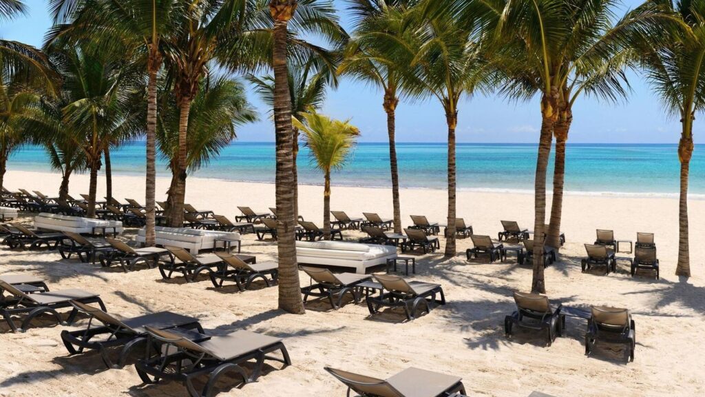Punta Maroma beach club