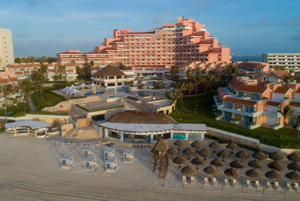 Wyndham Grand Cancun